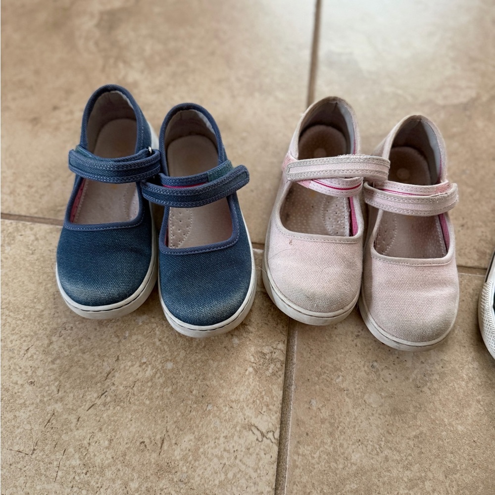 Bundle Girls Mary Jane Shoes in Navy and Light Pink